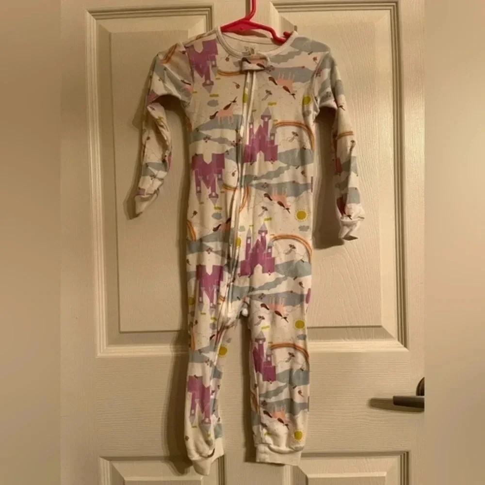 Carter’s Girls unicorn 🦄‎ Pajamas size 3T